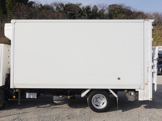 HINO DUTRO 2011 Image 31