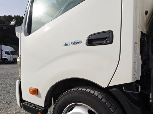 HINO DUTRO 2011 Image 31