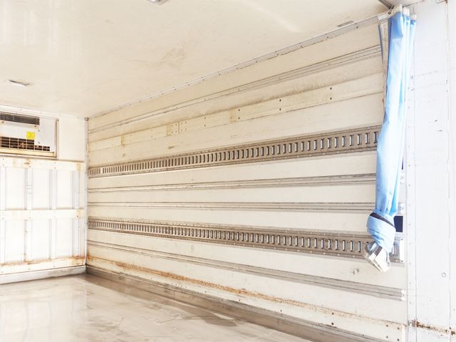 HINO DUTRO 2011 Image 31