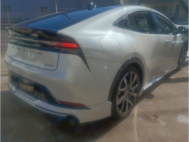 TOYOTA PRIUS PHV 2023 Image 31
