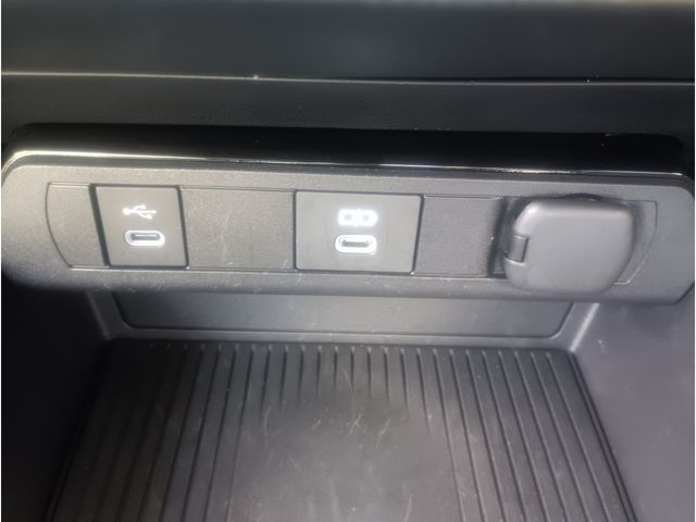 TOYOTA PRIUS PHV 2023 Image 31