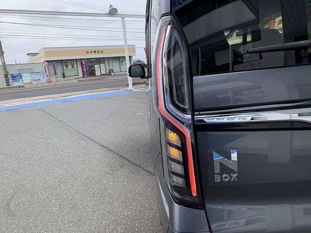 HONDA N BOX CUSTOM 4WD 2019 Image 31