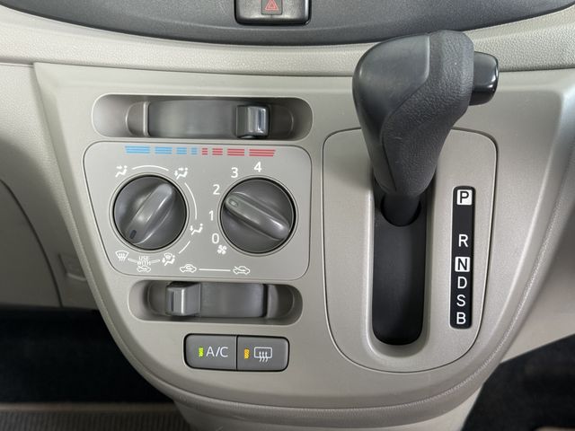 DAIHATSU MIRA E:S 4WD 2013 Image 31