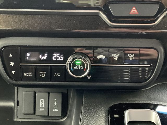 HONDA N BOX CUSTOM 2018 Image 31