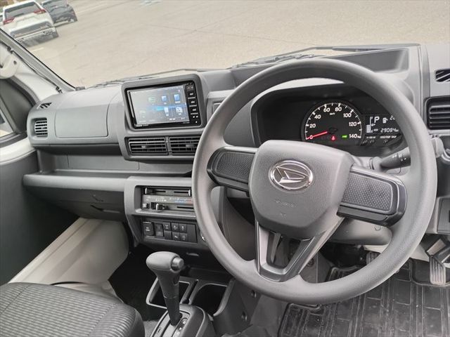 DAIHATSU HIJET TRUCK 4WD 2022 Image 31