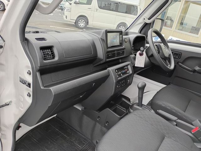 DAIHATSU HIJET TRUCK 4WD 2022 Image 31