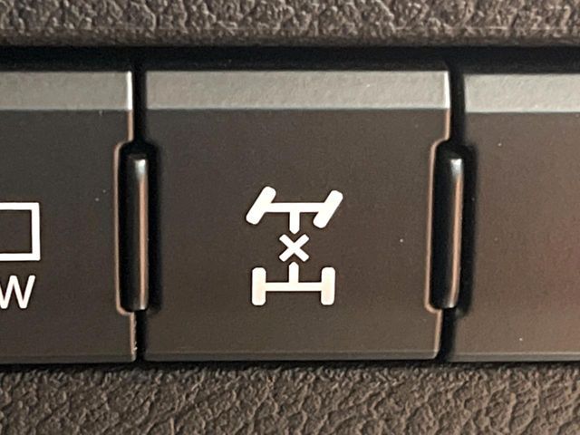 TOYOTA LEXUS NX300 AWD 2019 Image 31