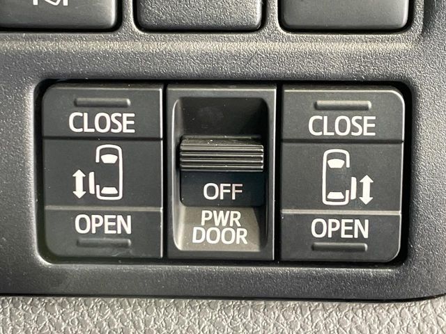 TOYOTA VOXY HYBRID 2021 Image 31