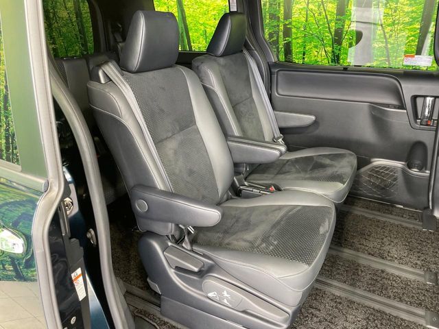 TOYOTA VOXY HYBRID 2021 Image 31