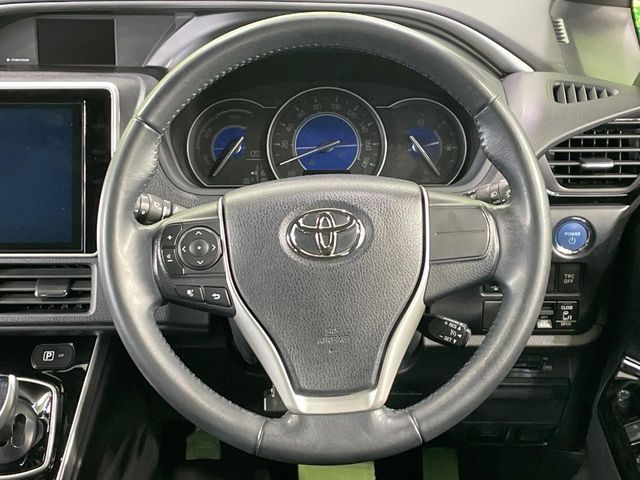 TOYOTA VOXY HYBRID 2021 Image 31