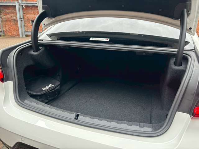 BMW 3SERIES SEDAN 2024 Image 31