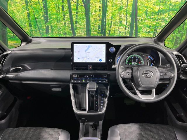 TOYOTA VOXY HYBRID 2023 Image 31