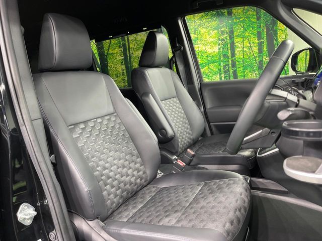 TOYOTA VOXY HYBRID 2023 Image 31