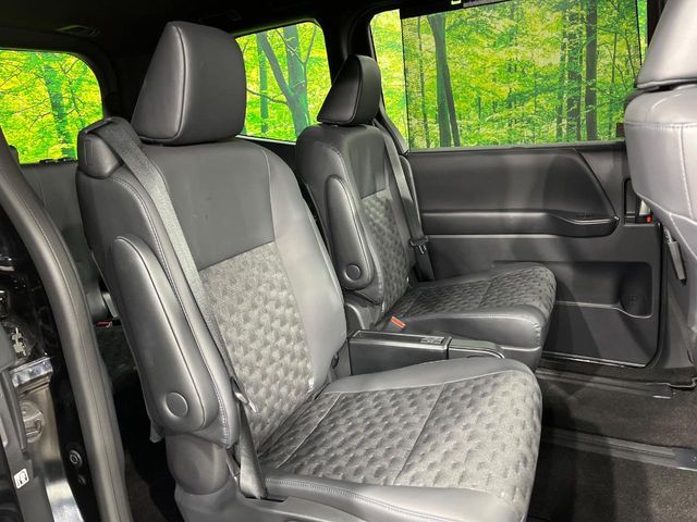 TOYOTA VOXY HYBRID 2023 Image 31