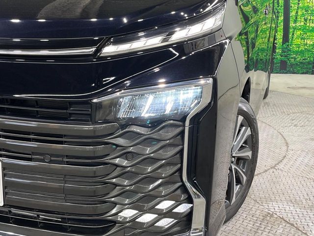 TOYOTA VOXY HYBRID 2023 Image 31