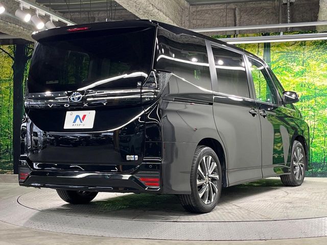 TOYOTA VOXY HYBRID 2023 Image 31