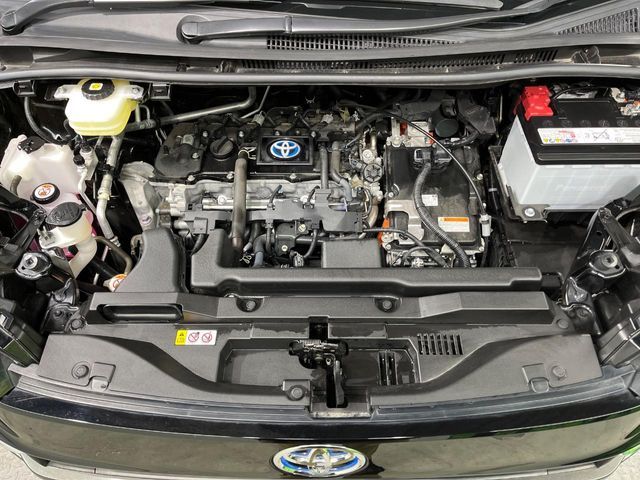 TOYOTA VOXY HYBRID 2023 Image 31