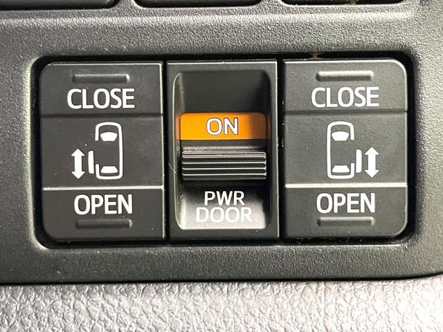 TOYOTA VOXY HYBRID 2021 Image 31