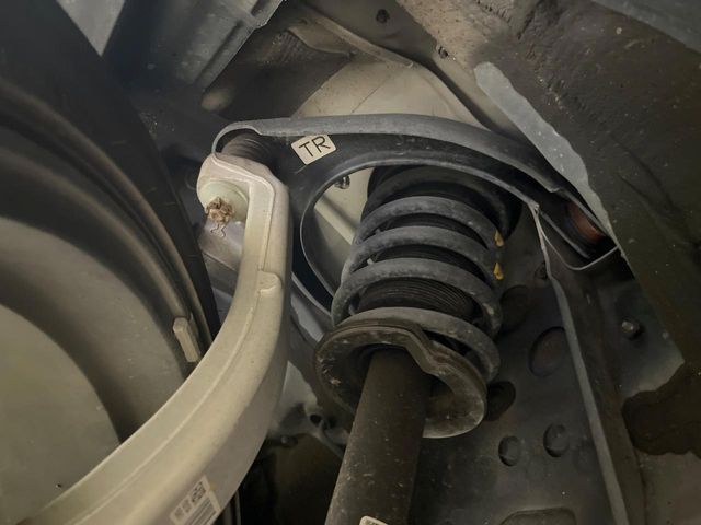 TOYOTA CROWN SEDAN HYBRID 2015 Image 31