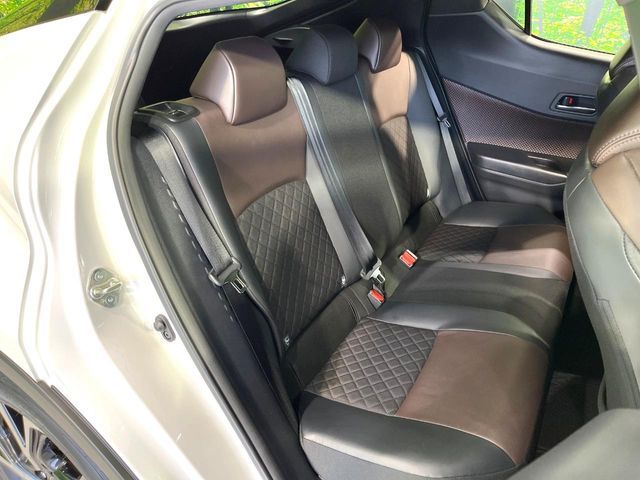 TOYOTA C-HR 2018 Image 31