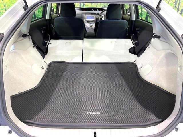 TOYOTA PRIUS 2012 Image 31