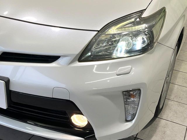 TOYOTA PRIUS 2012 Image 31