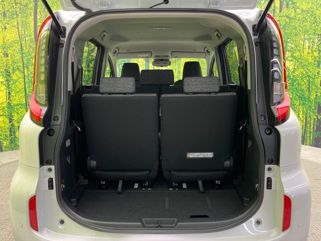 TOYOTA SIENTA HYBRID 2025 Image 31