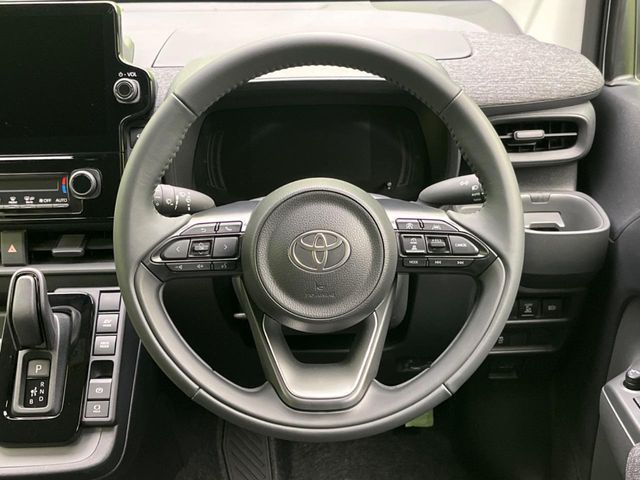 TOYOTA SIENTA HYBRID 2025 Image 31