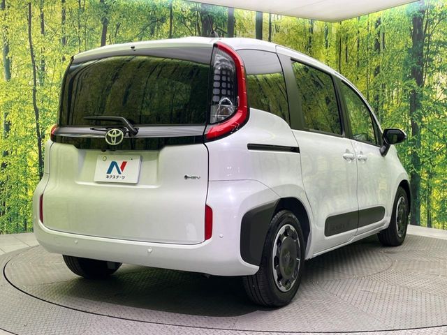 TOYOTA SIENTA HYBRID 2025 Image 31