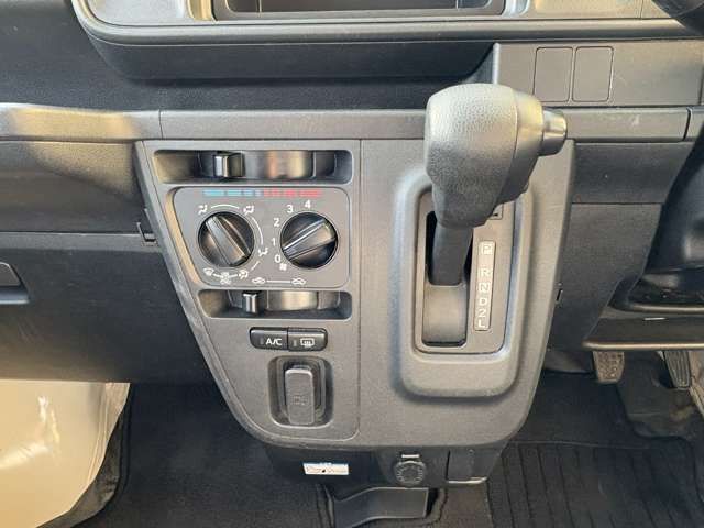 DAIHATSU HIJET CARGO 2021 Image 31