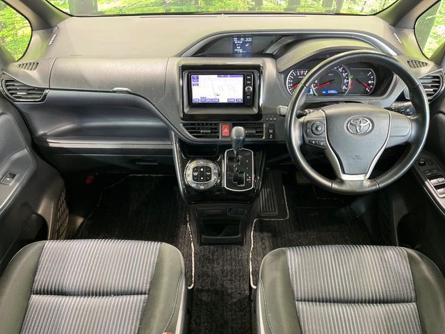TOYOTA VOXY 2017 Image 31