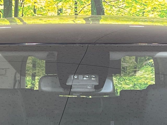 TOYOTA VOXY 2017 Image 31