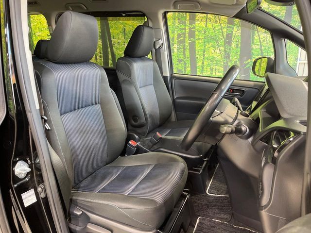 TOYOTA VOXY 2017 Image 31