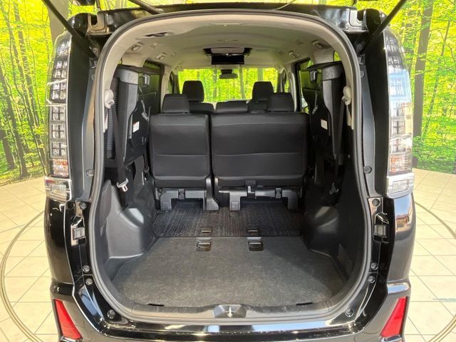 TOYOTA VOXY 2017 Image 31