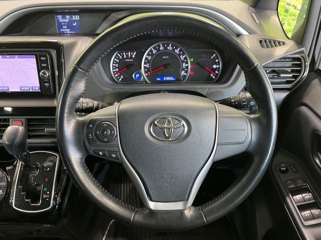 TOYOTA VOXY 2017 Image 31