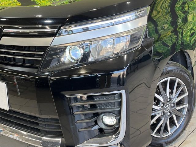 TOYOTA VOXY 2017 Image 31