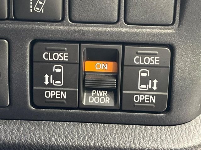 TOYOTA NOAH 4WD 2019 Image 31