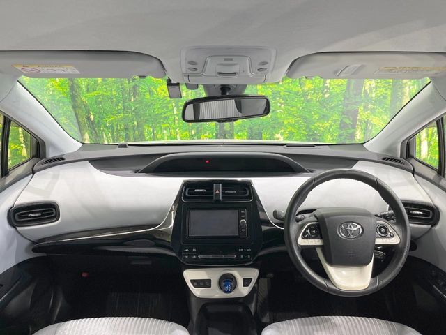 TOYOTA PRIUS 2017 Image 31