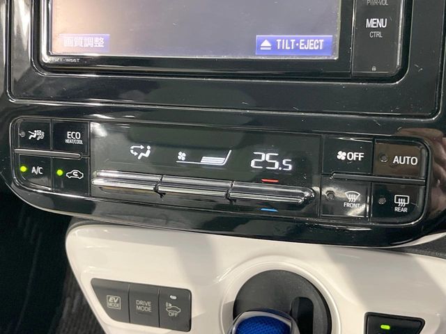 TOYOTA PRIUS 2017 Image 31