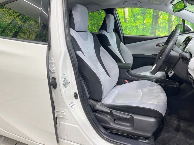 TOYOTA PRIUS 2017 Image 31