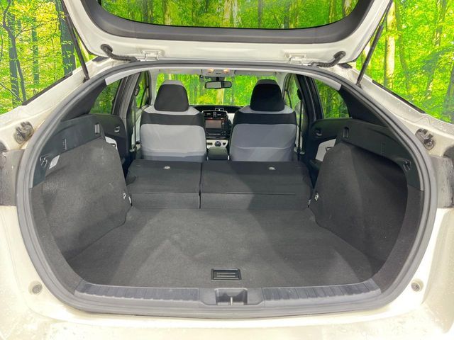 TOYOTA PRIUS 2017 Image 31