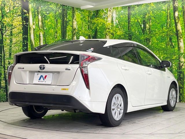 TOYOTA PRIUS 2017 Image 31