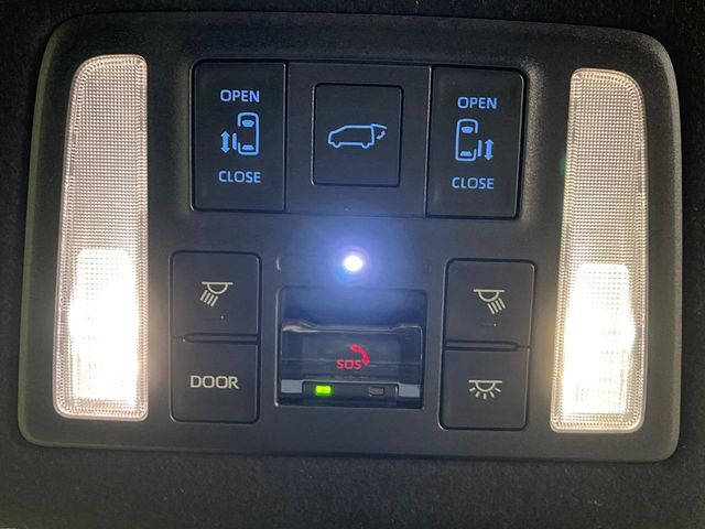 TOYOTA VOXY HYBRID 4WD 2023 Image 31