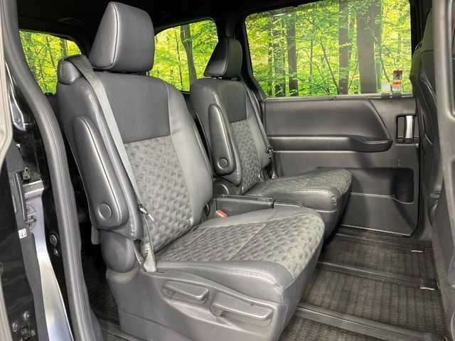 TOYOTA VOXY HYBRID 4WD 2023 Image 31