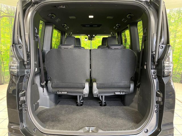 TOYOTA VOXY HYBRID 4WD 2023 Image 31