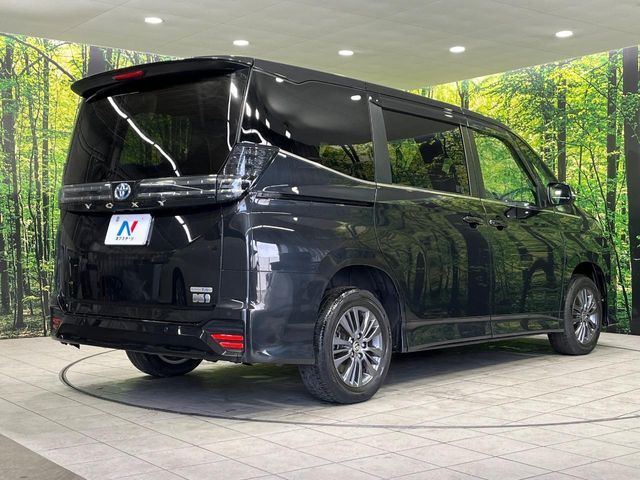 TOYOTA VOXY HYBRID 4WD 2023 Image 31