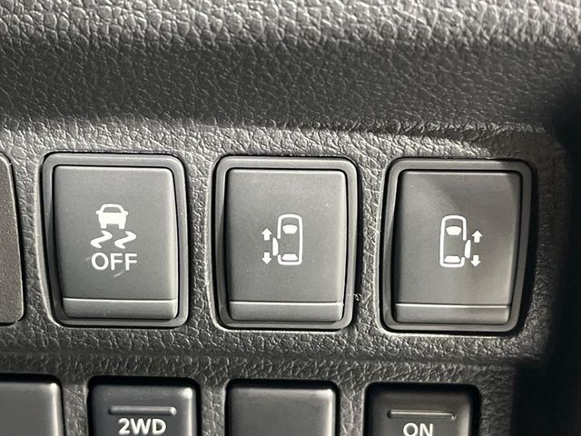 NISSAN ELGRAND  4WD 2015 Image 31