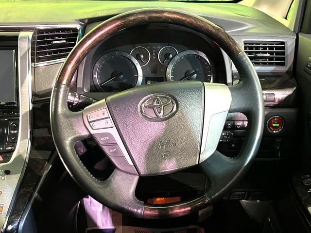 TOYOTA ALPHARD 2013 Image 31