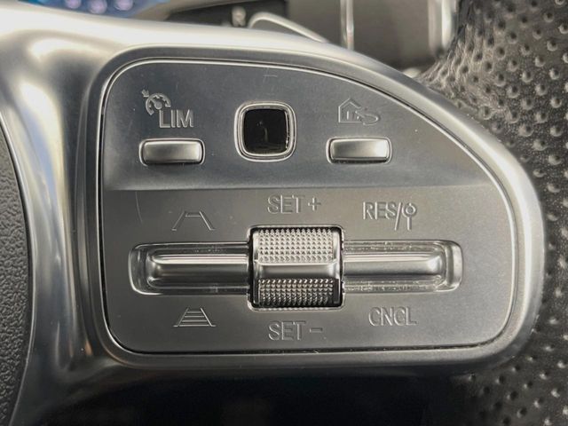 MERCEDES BENZ C CLAS 2018 Image 31