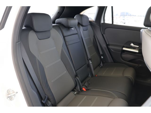 MERCEDES BENZ GLA CL 2023 Image 31